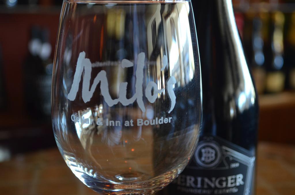 Milo'S Inn At Boulder Боулдър Сити Екстериор снимка